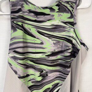Green/Black Lululemon Size 6 (m)